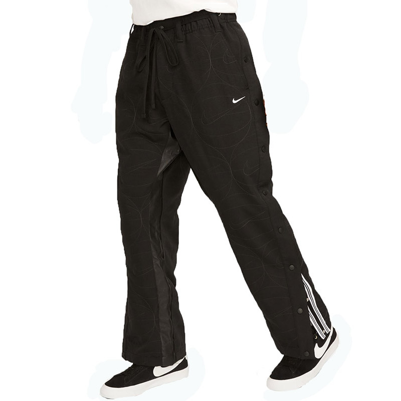 Buy Nike Sportswear Essential Woven Pants Black in UAE