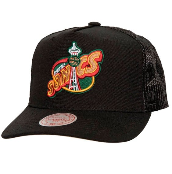 Acquista Seattle Supersoncis Monogram Trucker HWC Cappello Nero | 24Segons