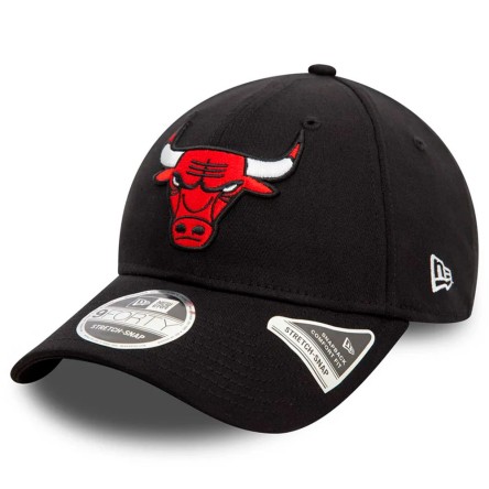 Acquista il cappello dei Chicago Bulls NBA 9FORTY Stretch Snap Black | 24Segons