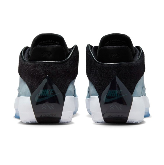 Acquistare le scarpe da ginnastica Jordan 40 Blue Suede | 24Segons