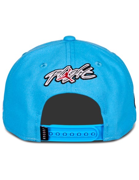 Acquista il cappellino junior Jordan Curve Brim University Blue | 24Segons