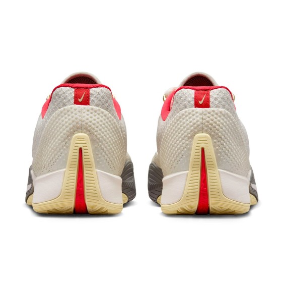 Acquista le scarpe da ginnastica Nike Street Flare Soft Pearl | 24Segons