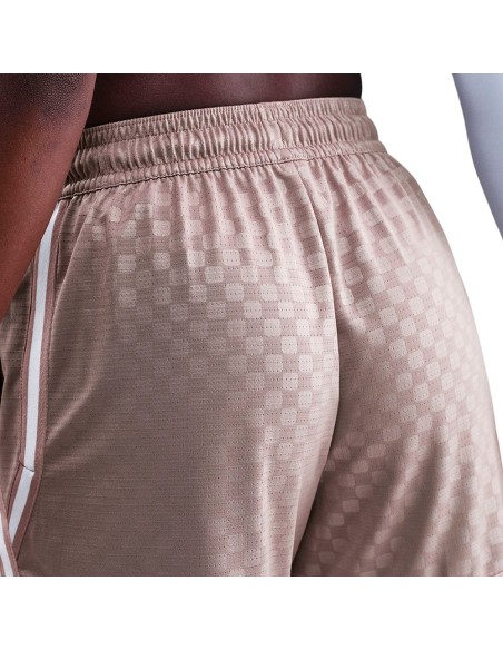 Acquista i pantaloni da donna Nike Crossover Dri-FIT Malt Trousers | 24Segons