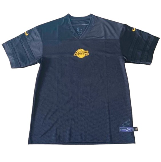 Acquista la T-shirt nera Los Angeles Lakers Courtside Dri-FIT 24Segons