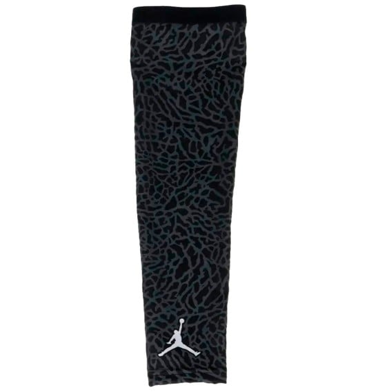 Acquista la manica compressiva Jordan Fly Black | 24Segons