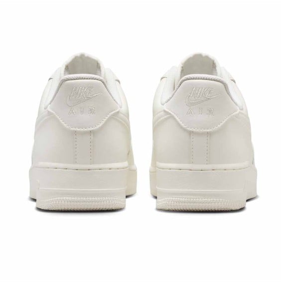 Acquista Nike Air Force 1 '07 | 24Segons