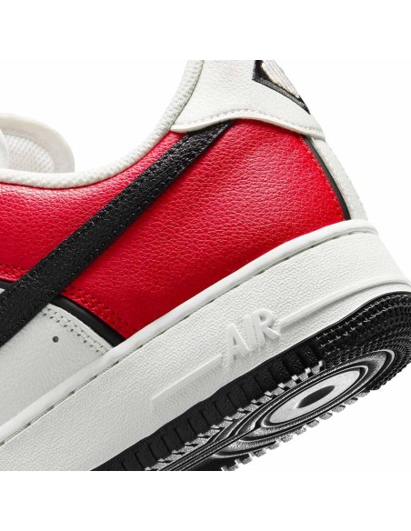 Acquista le sneakers Nike Air Force 1 Low '07 LV8 University Red Sail Black | 24Segons