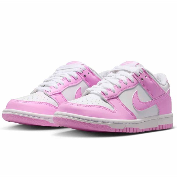 Achetez les baskets Nike Dunk Low Junior blanches et roses | 24Segons