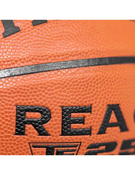 Compra el Balón Spalding React TF-250 Sz7  | 24segons.