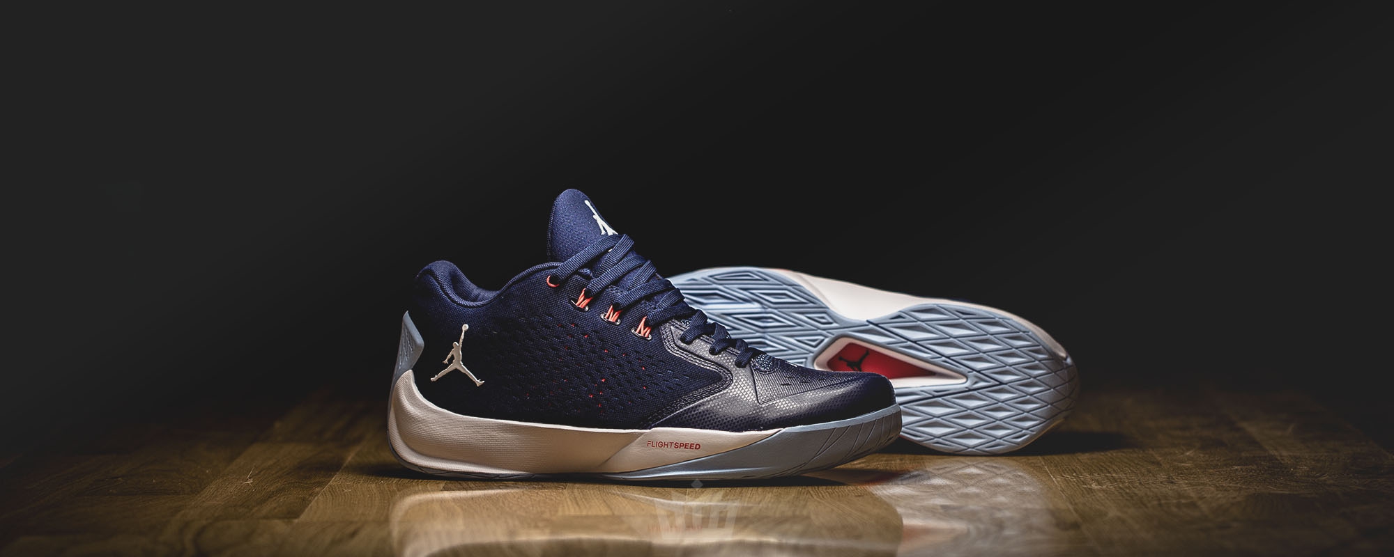 8a83dfbc1d213f8c8efbda28855d7881