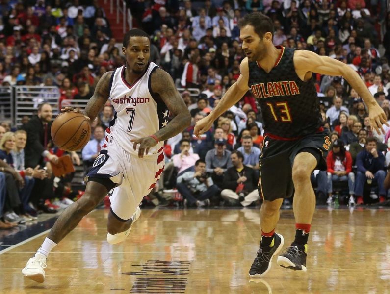 cropped_2017-04-20T032339Z_1231784296_NOCID_RTRMADP_3_NBA-PLAYOFFS-ATLANTA-HAWKS-AT-WASHINGTON-WIZARDS